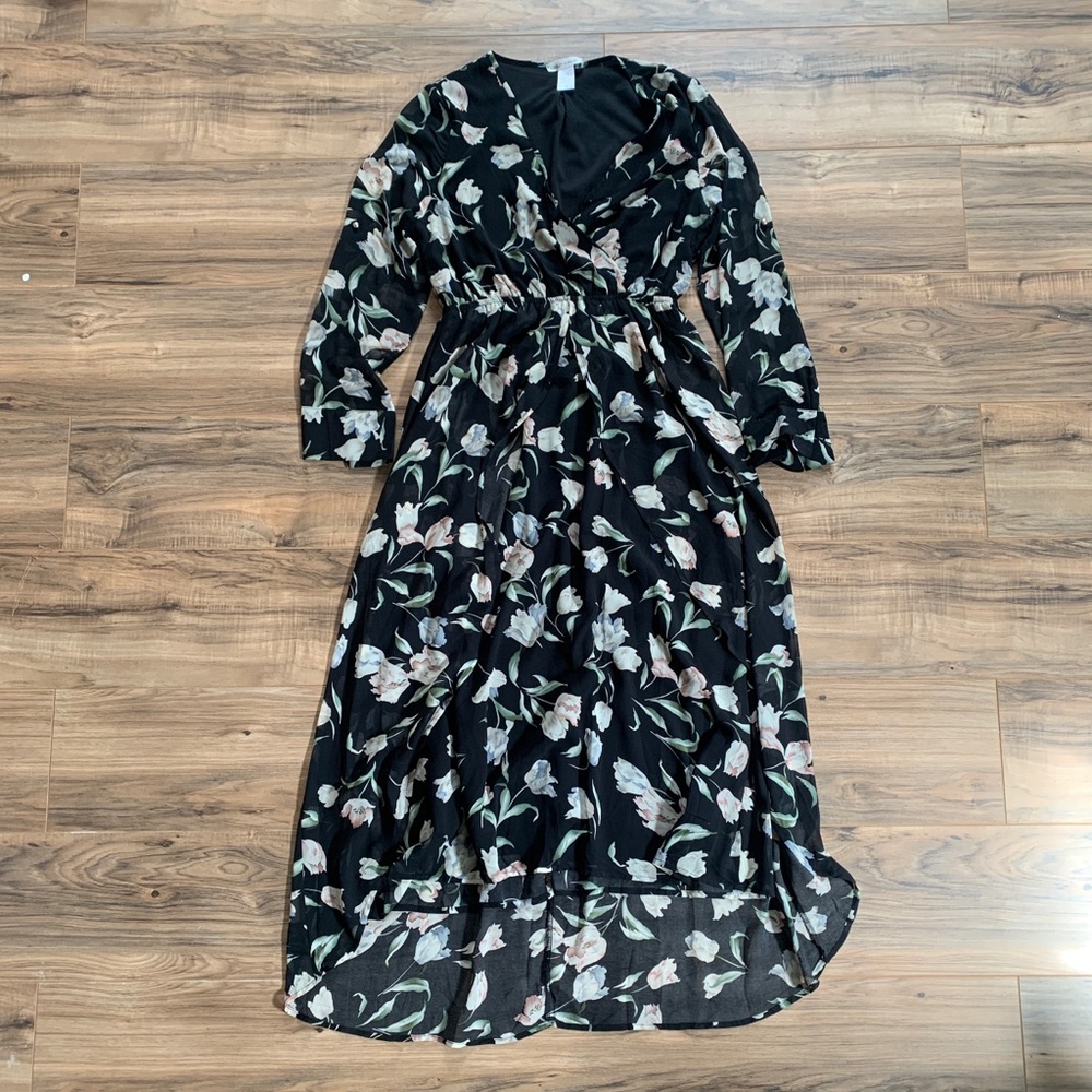 Long Sleeve Dress with Tulip Pattern. Medium Size